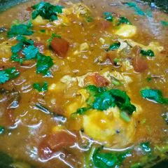A picture of Poached Egg curry.