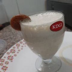A picture of Apple dates smoothie.