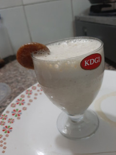 A picture of Apple dates smoothie.
