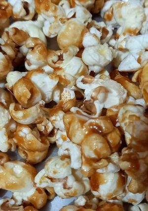A picture of Caremal popcorn.