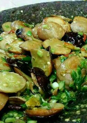 Foto resep Jengkol penyet ala emak gio