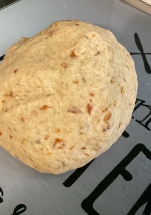 Une photo de Pâte brisée aux abricots secs et crème fraîche