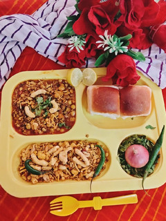 A picture of Mumbai famous misal pav.