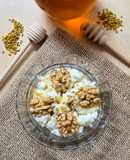 Postrecito de ricota o requesón con polen corbicular y miel de abejas 🐝🍯más nueces en solo un minuto