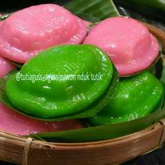 A picture of Ang Ku Kueh aka Kue Ku.