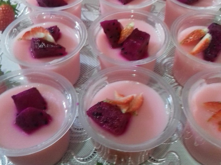 Cara Gampang Menyiapkan Silky Puding Strawberry yang Lezat Sekali