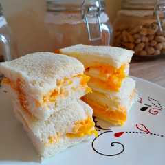 A picture of 52. Sandwich simple.