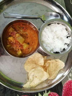 சுரைக்காய் வேர்க்கடலை கூட்டு (Suraikkaai verkadalai koottu recipe in tamil) செய்முறை முக்கிய புகைப்படம்
