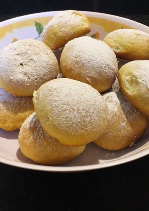 Una foto de Pan de leche o Miguelitos caseros 😍🥛🍞