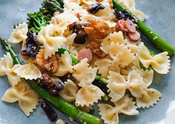 Step-by-Step Guide to Make Homemade Pasta with Asparagus and Broccolini