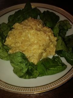 Tojásos nokedli, saláta recept fotója