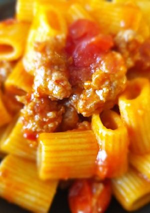 Foto di Mezzi rigatoni alla zozzona