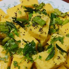 A picture of Dhokla.