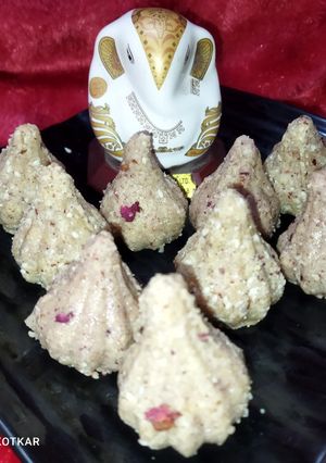 A picture of Rose flavour Tilgul Modak.