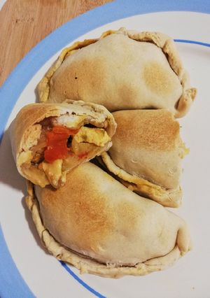 Foto principal de Empanadillas de pollo, queso, champiñones y pimiento