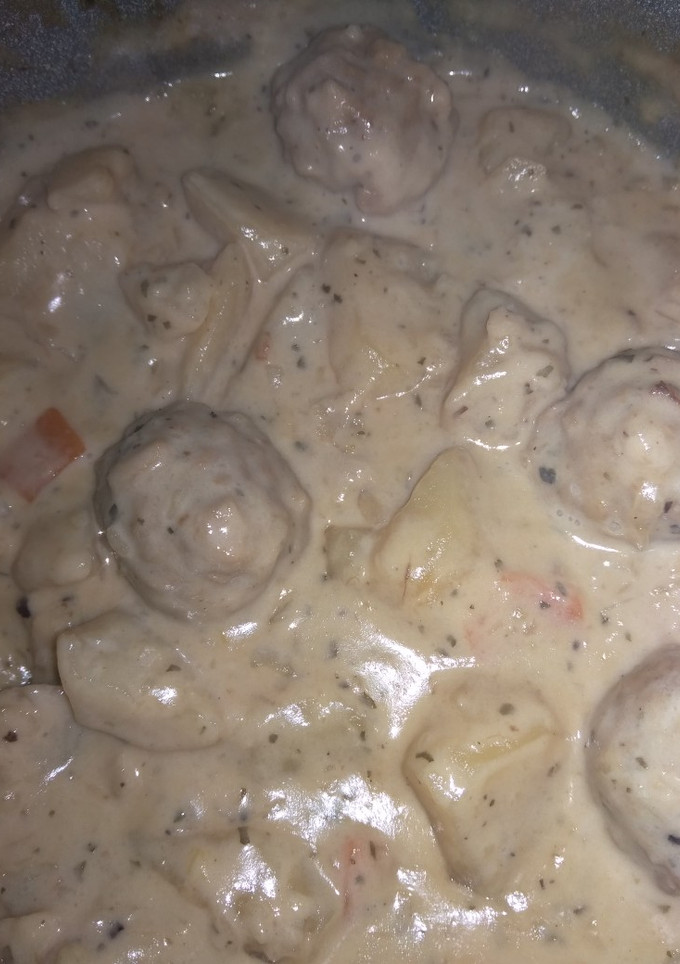 Una foto de Albóndigas veganas con salsa de vino blanco 🥂