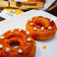 A picture of Orange Glaze doughnut.