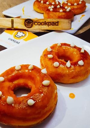 A picture of Orange Glaze doughnut.