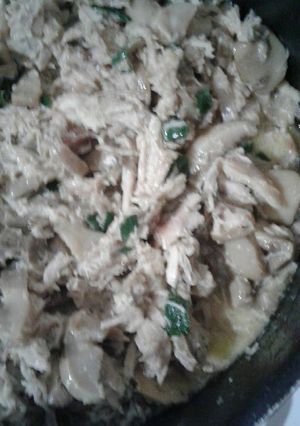 Una foto de Sándwich de pollo con crema y champiñones