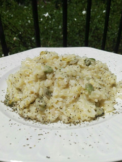 Una foto de Risotto de habas y espárragos