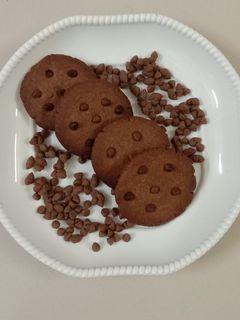 ચોકો ચિપ્સ કૂકીઝ(choco chips cookies Recipe in Gujarati) રેસીપી મુખ્ય ફોટો