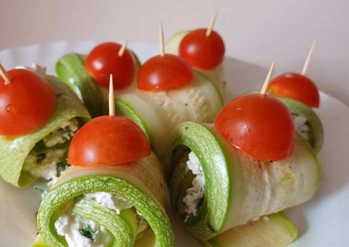 Рулетики з кабачка та сиру