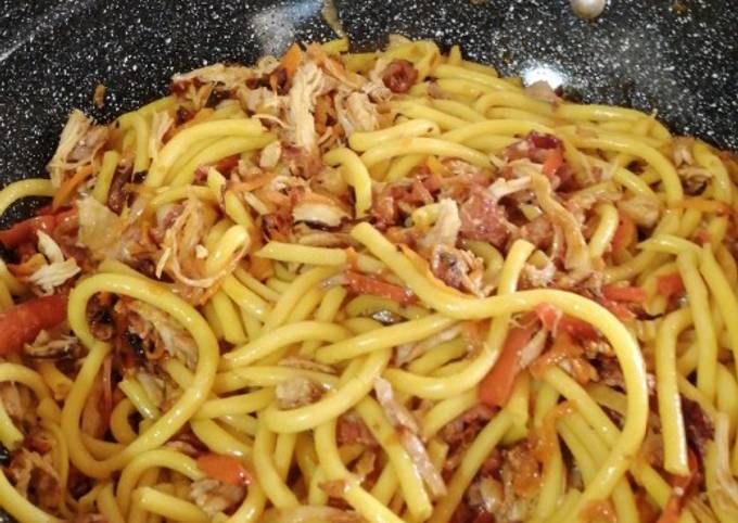 Spaghetti con pollo y tocineta Receta de Maria Camila Arango- Cookpad