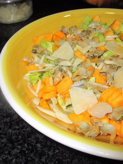 Una foto de Cogollos de Tudela con calabaza, berberechos y parmesano