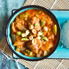 A picture of Chicken Meatball Satay Curry.
