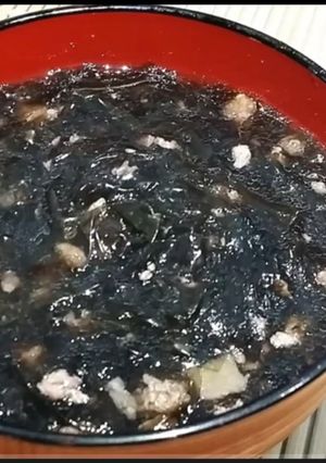 A picture of Easy Seaweed Soup.