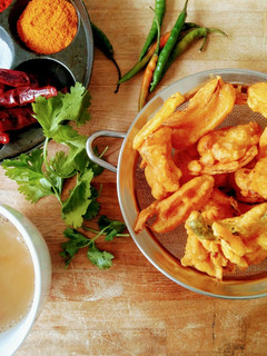वेजिटेबल पकौड़े (Vegetable Pakode recipe in Hindi) रेसिपी मुख्य फोटो