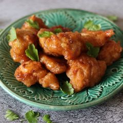 Crispy chicken with spicy honey and tamarind sauce 🍗 🍯 🌶 A picture of Crispy chicken with spicy honey and tamarind sauce 🍗 🍯 🌶.