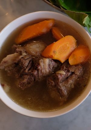A picture of Oxtail Soup.
