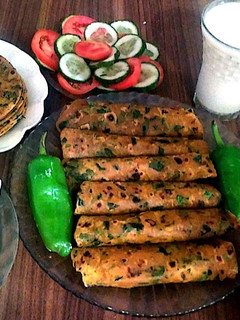 મેથીના થેપલા (Methi Thepla Recipe In Gujarati) રેસીપી મુખ્ય ફોટો