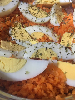 Una foto de Ensalada de zanahoria y huevo