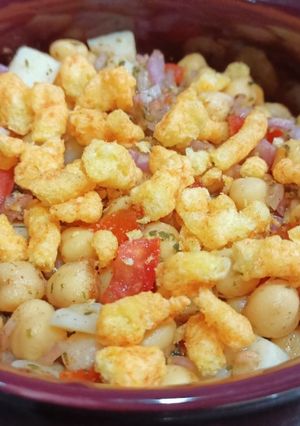 A picture of Kurkary chana Chaat.
