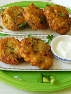 முருங்கை கீரை வடை(murungai keerai vadai recipe in tamil) செய்முறை முக்கிய புகைப்படம்