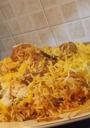 A picture of Chicken biryani.