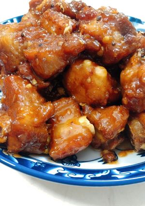 Hình của món Sườn non sốt tỏi.