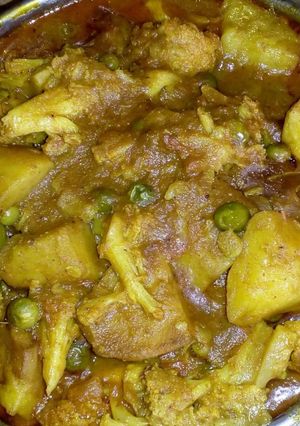आलू गोभी (Aloo Gobhi recipe in Hindi) रेसिपी मुख्य फोटो