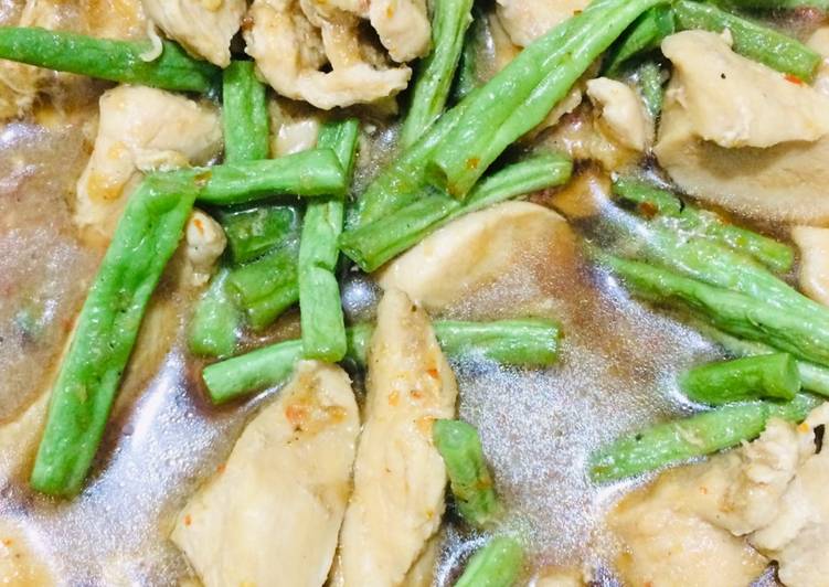 Bagaimana Menyiapkan Ayam buncis bumbu daun bawang yang Enak