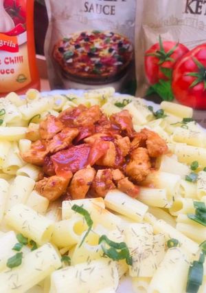 A picture of Tomato basil rigatoni.