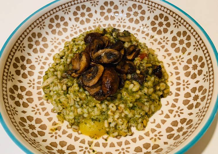 How to Make Super Quick Homemade Mushrooms Spinach Barley Risotto