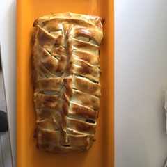Una foto de Pastel de acelgas en hojaldre