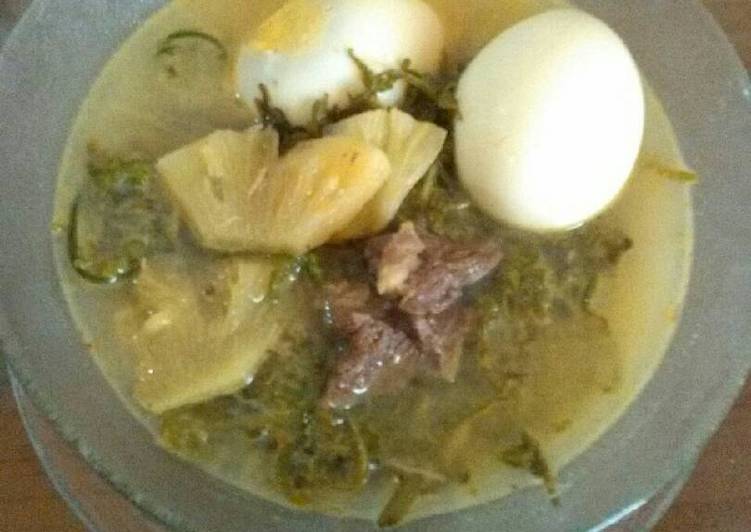 Cara mudah Menyiapkan Gulai pakis sedap nanas mama amoy yang enak