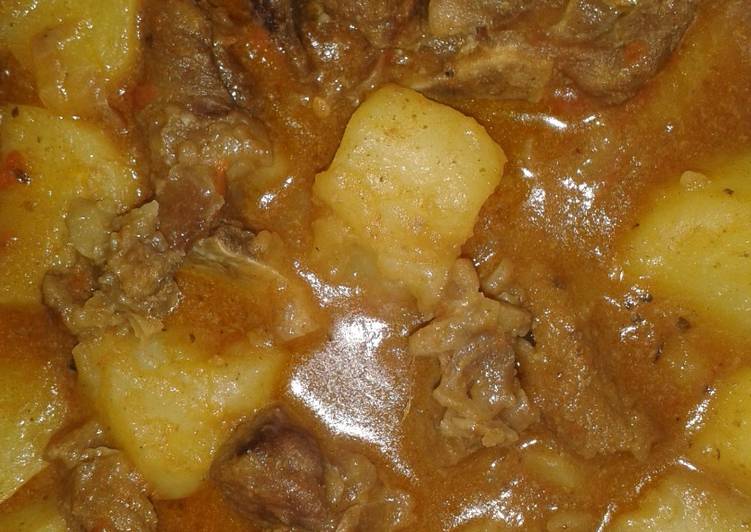 Easiest Way to Prepare Ultimate Simple Beef Stew with Potatoes