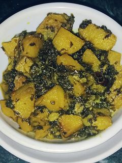 आलू और कसूरी मेथी की सब्जी (aloo aur kasuri methi ki sabzi recipe in Hindi) रेसिपी मुख्य फोटो