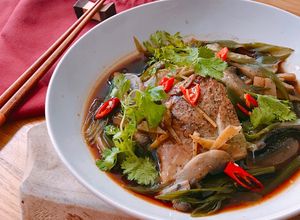 Hình của món Phi Lê Cá Mú Vàng Hấp Nấm & Xì Dầu.