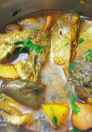 আলু বেগুন বড়ি দিয়ে ফলি মাছের ঝোল(aloo begun bori diye foli macher jhol recipe in Bengali) রেসিপির প্রধান ছবি