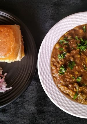 A picture of Black pav bhaji.